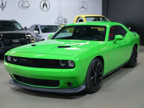 Used 2017 Dodge Challenger R/T Scat Pack w/ Leather Interior Group image 7