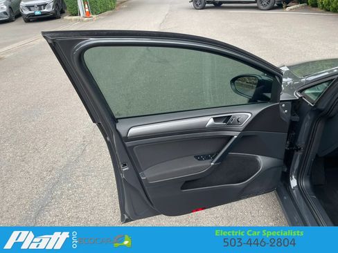 Used 2019 Volkswagen e-Golf SE w/ Driver Assistance Package FWD image 19