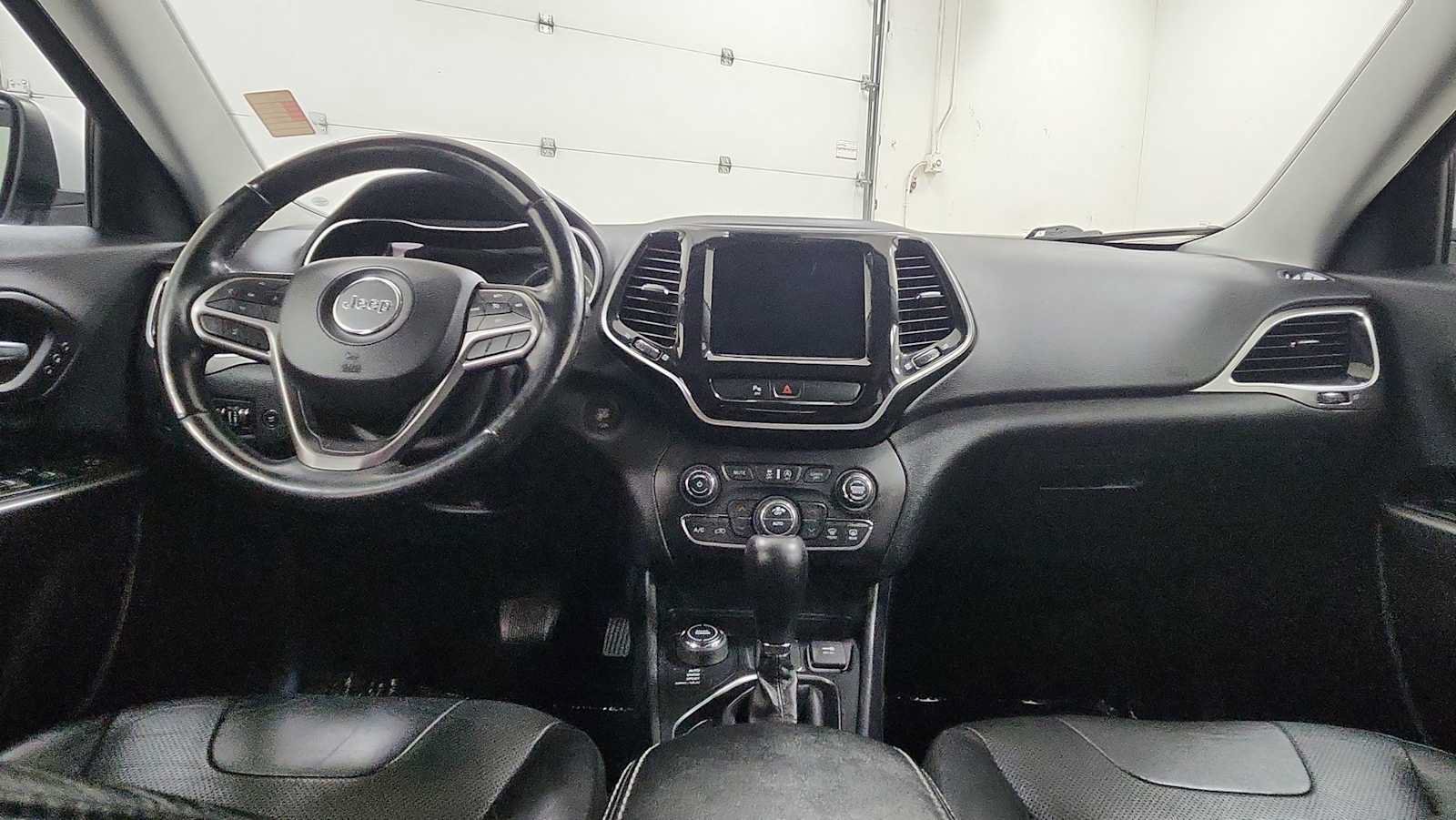 Used 2020 Jeep Cherokee Limited AWD/4WD image 25