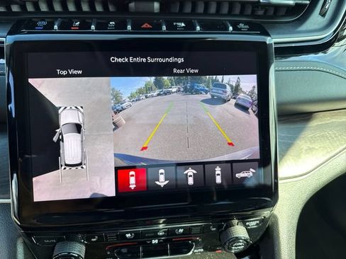 Used 2023 Jeep Grand Cherokee 4WD 4xe w/ Luxury Tech Group II image 24