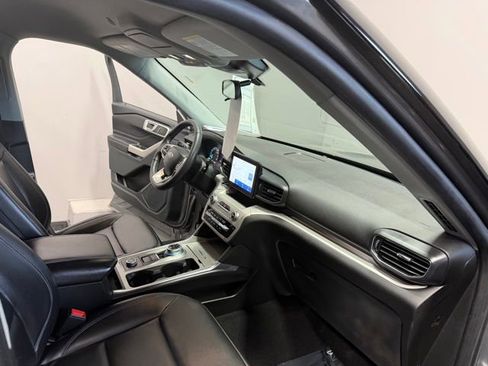 Used 2023 Ford Explorer XLT w/ Equipment Group 202A AWD/4WD image 24