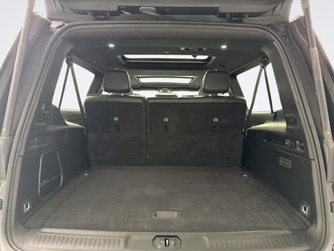 Used 2023 Jeep Wagoneer L 4WD w/ Premium Group I image 23
