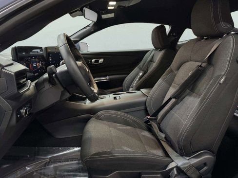 Used 2025 Ford Mustang Coupe image 24