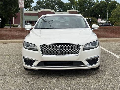 Used 2017 Lincoln MKZ Select w/ Select Plus Package AWD/4WD image 4