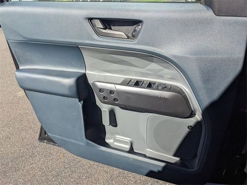 New 2025 Ford Maverick Lariat w/ Black Appearance Package image 22