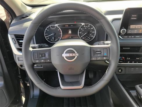 Used 2026 Nissan Rogue SV image 22