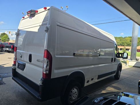 Used 2023 RAM ProMaster 2500 FWD image 4