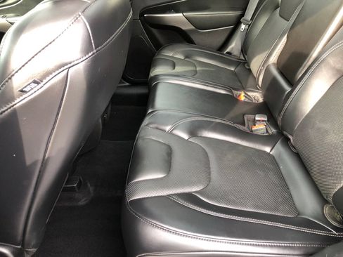 Used 2021 Jeep Cherokee Limited image 20