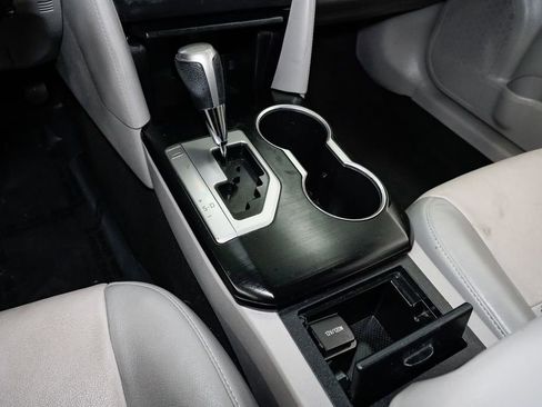 Used 2013 Toyota Camry LE image 18