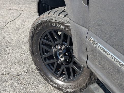 Used 2019 Ford F250 Lariat w/ Lariat Ultimate Package image 9