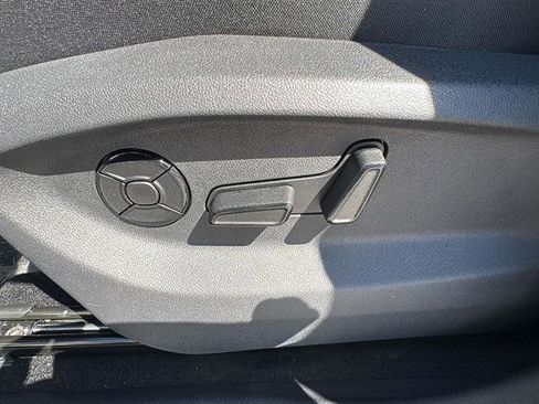 New 2026 Volkswagen Tiguan SE R-Line FWD image 14