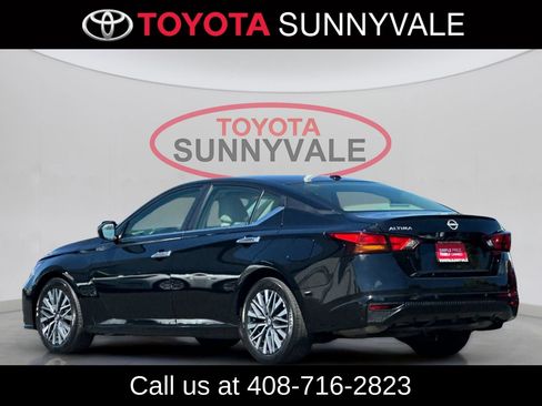 Used 2025 Nissan Altima 2.5 SV FWD image 7