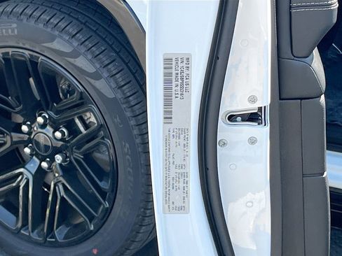 Certified 2025 Jeep Wagoneer L Series II w/ Premium Group I image 34