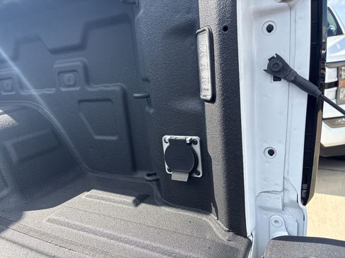 Used 2023 GMC Sierra 1500 AT4 w/ Technology Package image 7