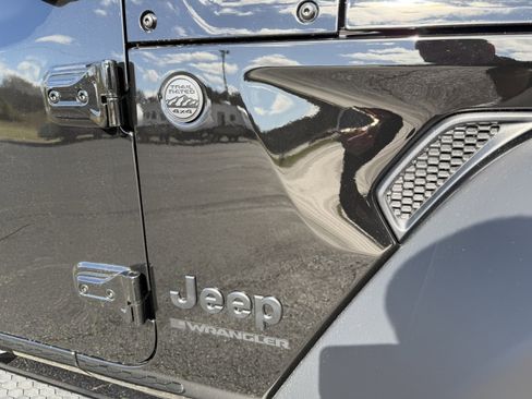 New 2026 Jeep Wrangler Unlimited Sport image 4