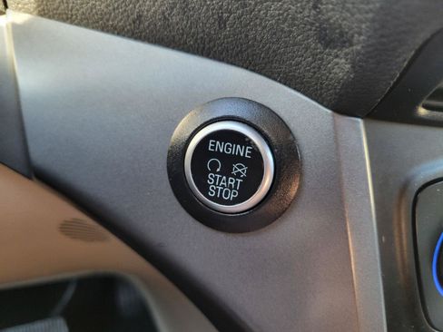Used 2019 Ford Escape SE FWD image 12