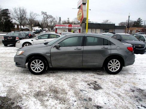 Used 2012 Chrysler 200 Touring image 4