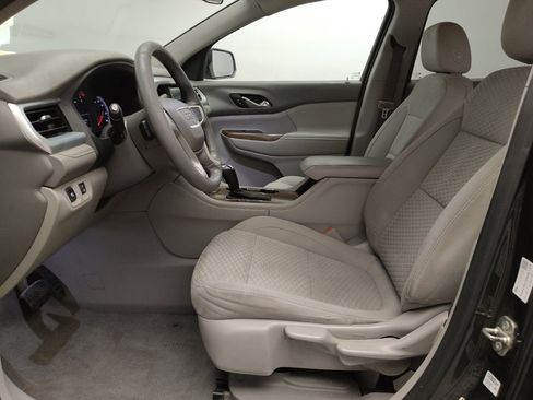 Used 2018 GMC Acadia SLE image 17