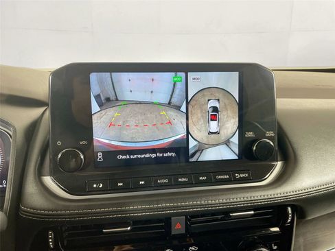 Used 2021 Nissan Rogue Platinum image 6