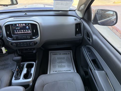 Used 2016 Chevrolet Colorado LT w/ LT Convenience Package RWD image 12