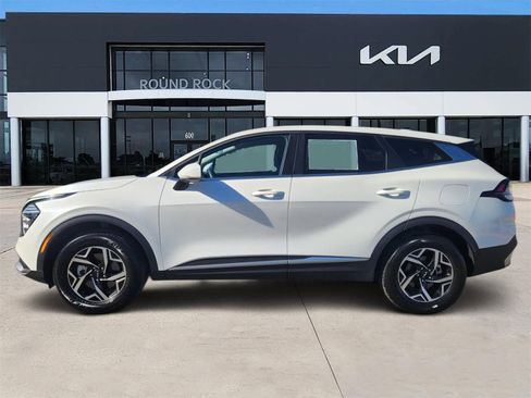 Certified 2024 Kia Sportage LX image 4