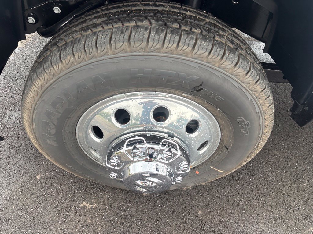 New 2027 RAM 3500 Big Horn AWD/4WD image 9