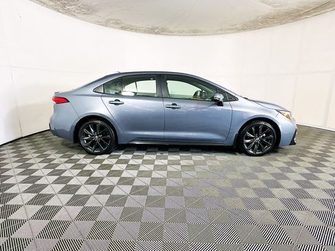 Used 2024 Toyota Corolla SE FWD image 2