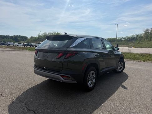 Used 2026 Hyundai Tucson SE AWD/4WD image 3