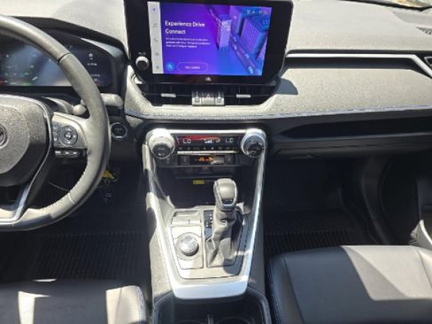 Used 2023 Toyota RAV4 XSE AWD/4WD image 9