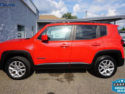 Used 2017 Jeep Renegade Latitude AWD/4WD image 13