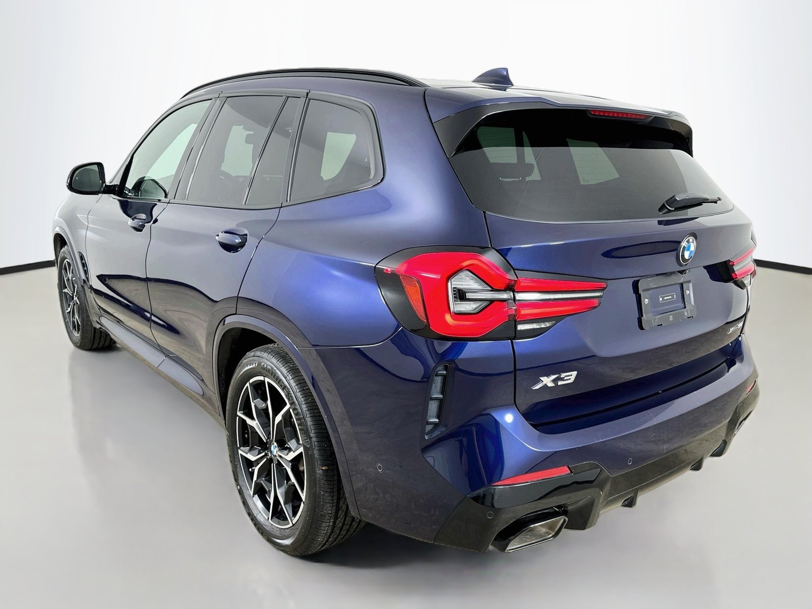 Used 2024 BMW X3 xDrive30i w/ Premium Package AWD/4WD image 7