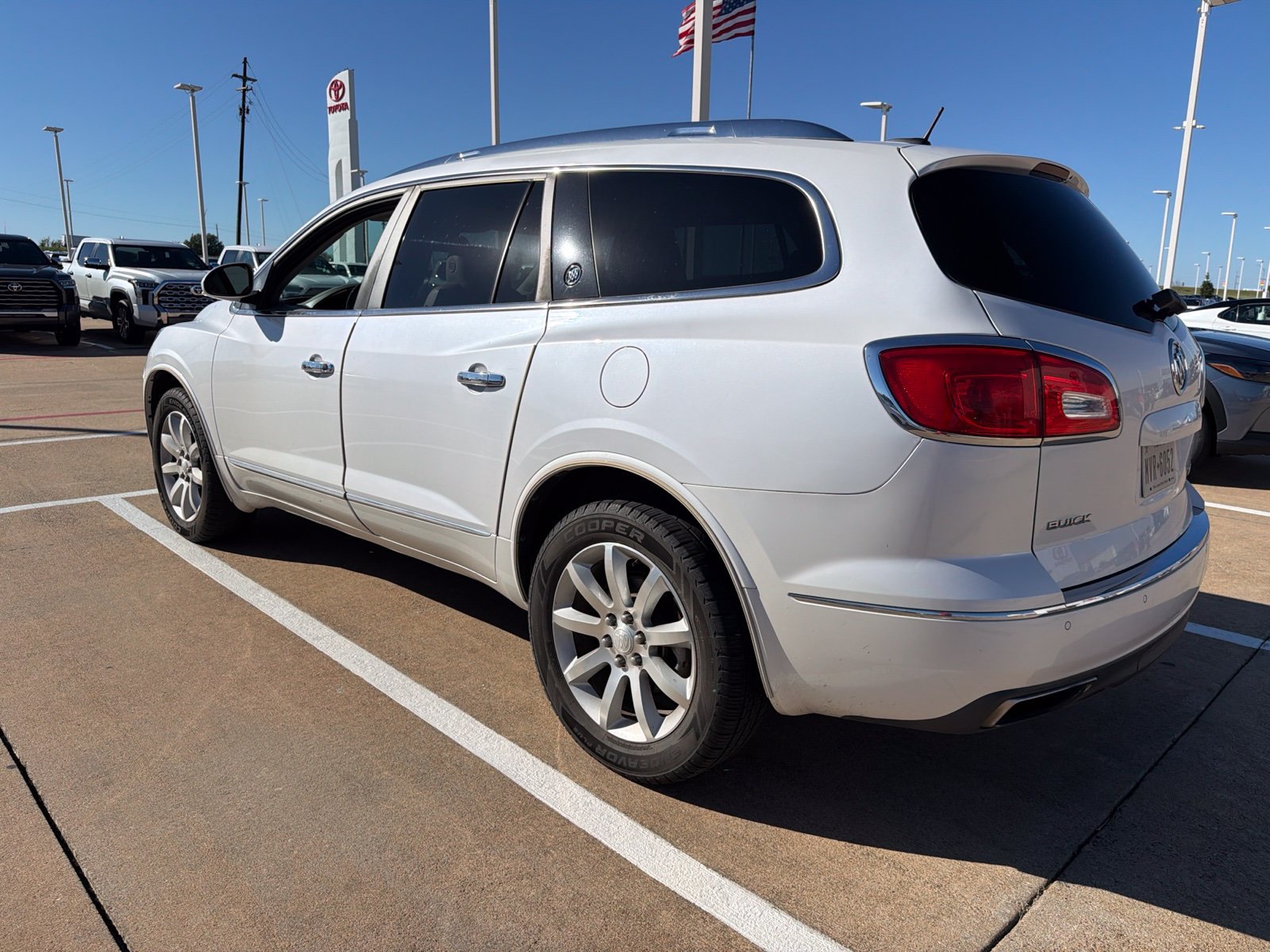 Used 2017 Buick Enclave Premium w/ Experience Buick Package FWD image 7