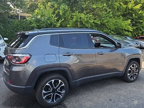 Used 2023 Jeep Compass Limited AWD/4WD image 3