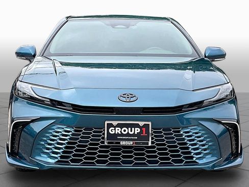 Used 2025 Toyota Camry XSE FWD image 4