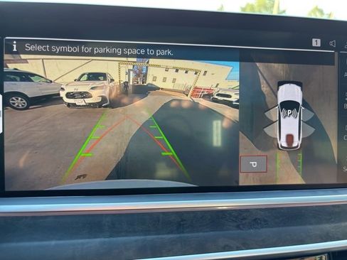 Used 2022 BMW X5 xDrive40i w/ M Sport Package image 19