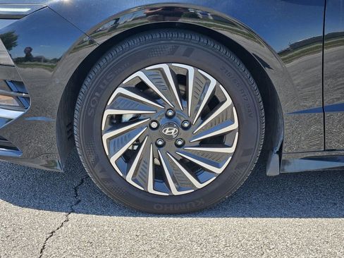 Certified 2025 Hyundai Sonata Limited FWD image 9