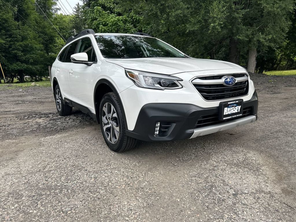 Certified 2022 Subaru Outback Limited AWD/4WD image 2