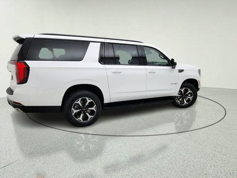 Used 2025 GMC Yukon XL AT4 AWD/4WD image 8
