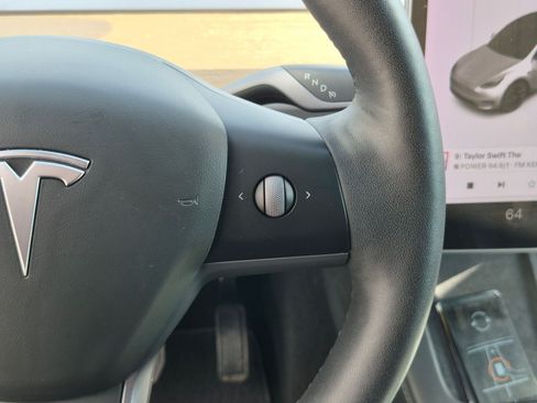 Used 2021 Tesla Model Y Long Range AWD/4WD image 19