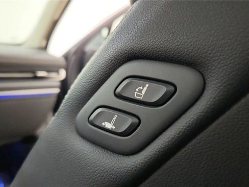 Used 2023 Genesis GV80 2.5T w/ Prestige Package image 38