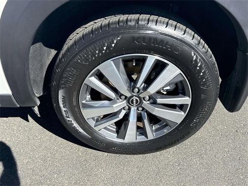 Certified 2024 Nissan Pathfinder SL image 28