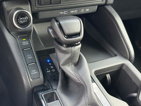 Certified 2025 Toyota Land Cruiser image 25