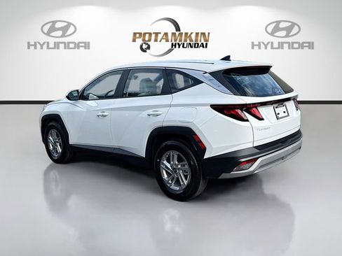 Certified 2025 Hyundai Tucson SE image 7