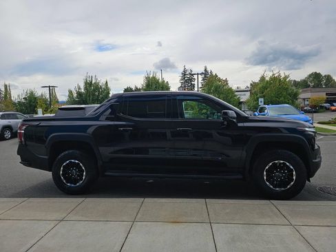 Used 2026 Chevrolet Silverado EV Trail Boss AWD/4WD image 8