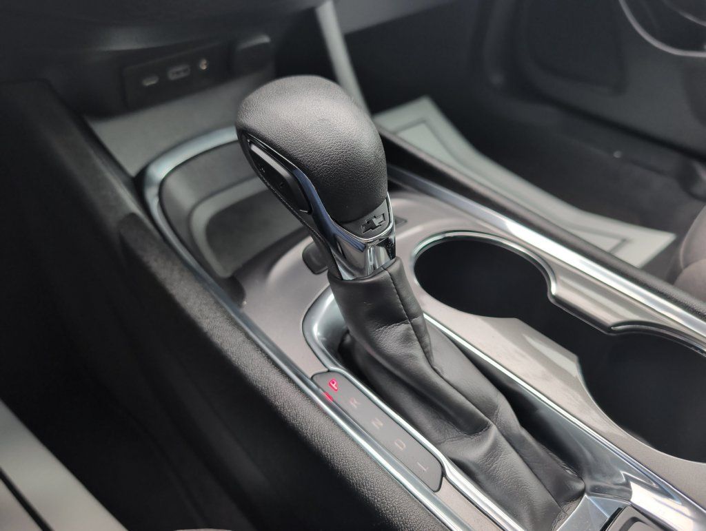 Used 2023 Chevrolet Malibu LT FWD image 16
