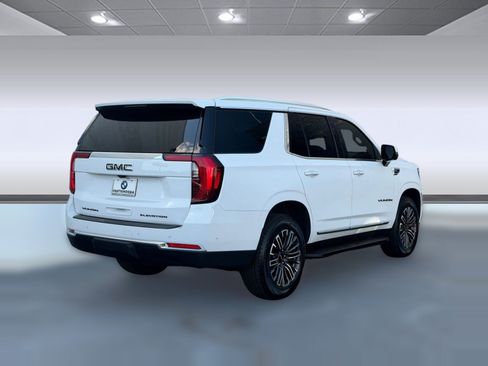 Used 2025 GMC Yukon Elevation AWD/4WD image 9
