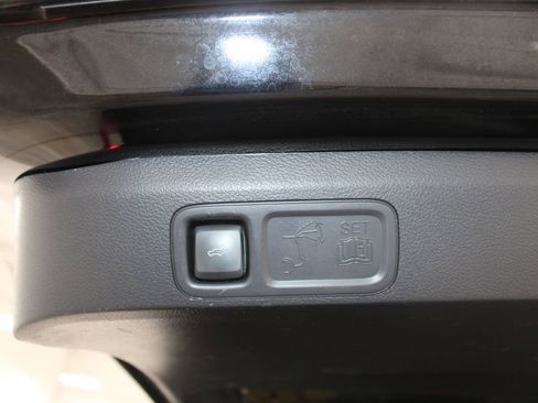 Used 2024 Ford Expedition XLT image 27