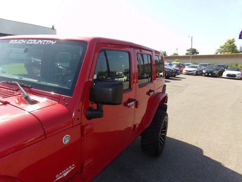 Used 2014 Jeep Wrangler Unlimited Sahara w/ Connectivity Group AWD/4WD image 35