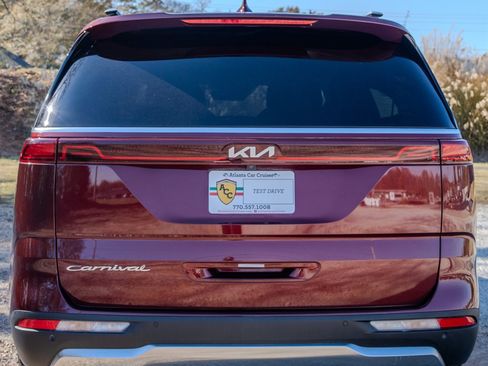 Used 2022 Kia Carnival SX Prestige image 4