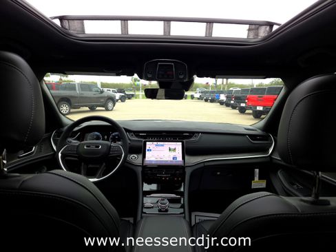 New 2025 Jeep Grand Cherokee Limited image 21